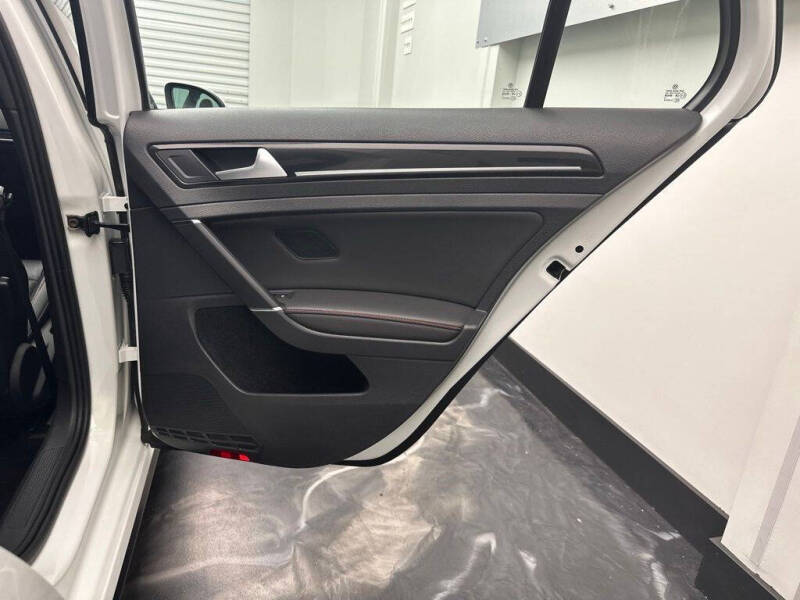 2017 Volkswagen Golf GTI SE