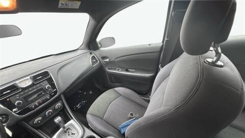 2012 Chrysler 200 LX