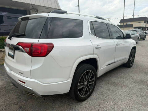 2017 GMC Acadia Denali
