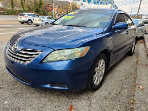 2009 Toyota Camry Hybrid for sale at Gamble Motor Co in La Follette TN