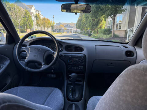 2000 Hyundai Elantra GLS