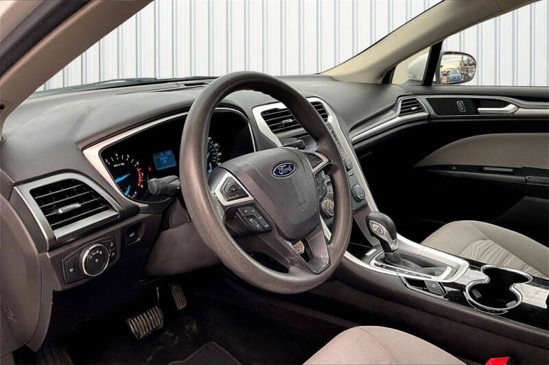2016 Ford Fusion S