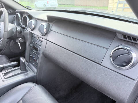 2007 Ford Mustang GT Deluxe