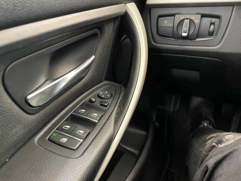 2017 BMW 3 Series 320i xDrive