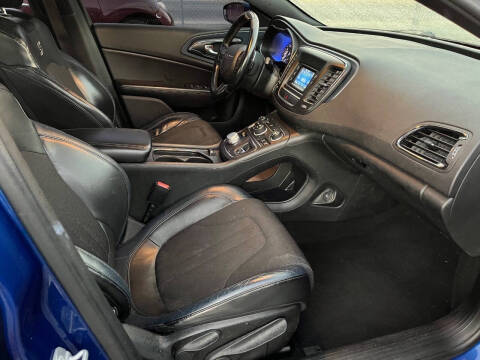2015 Chrysler 200 S