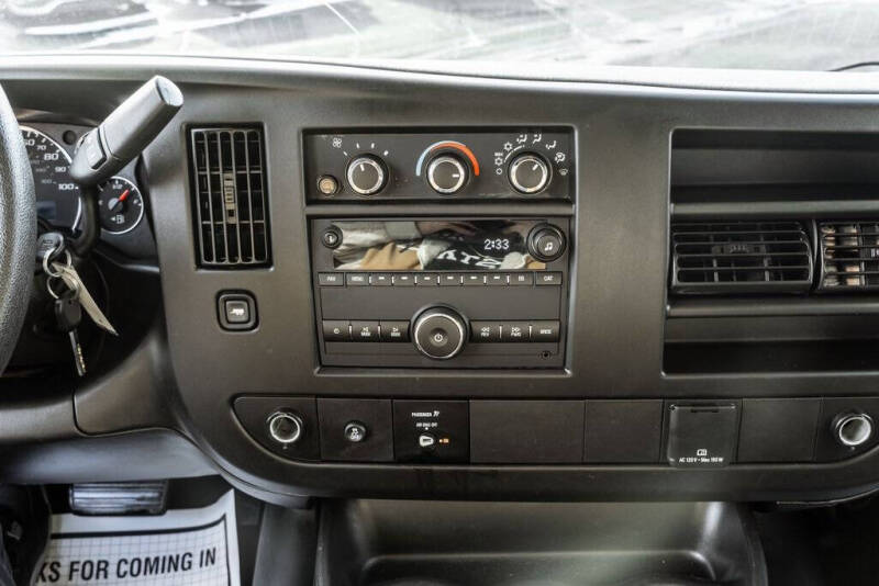 2023 GMC Savana 2500