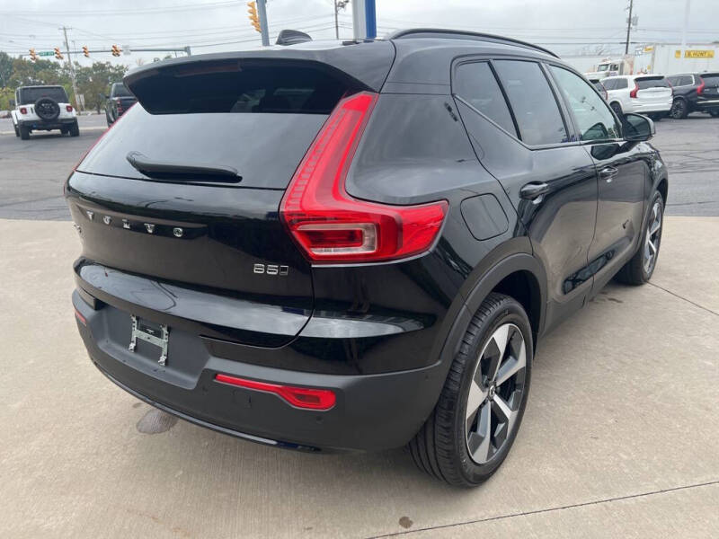 2026 Volvo XC40 B5 Plus