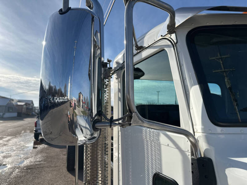 2020 Peterbilt 337