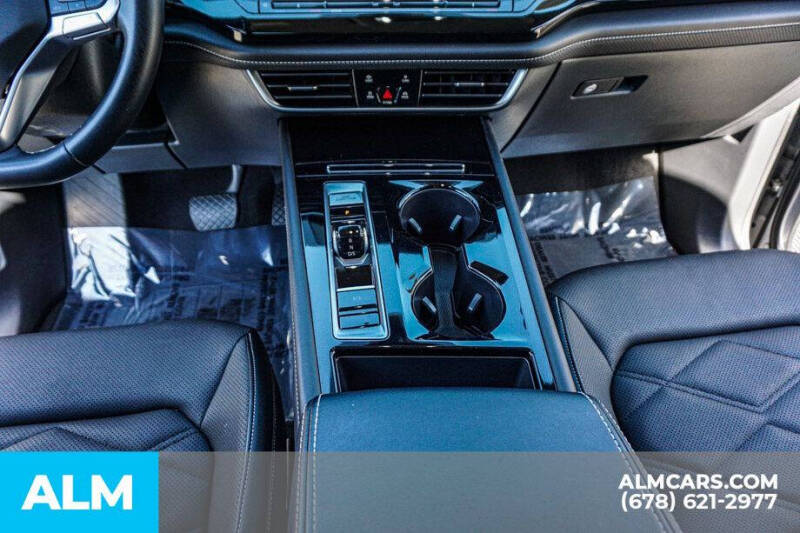 2025 Volkswagen Atlas SE