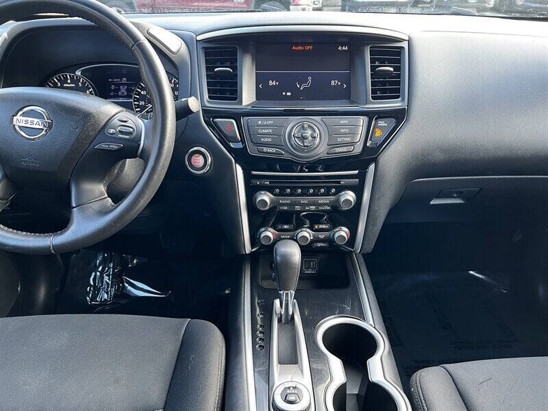 2020 Nissan Pathfinder SV