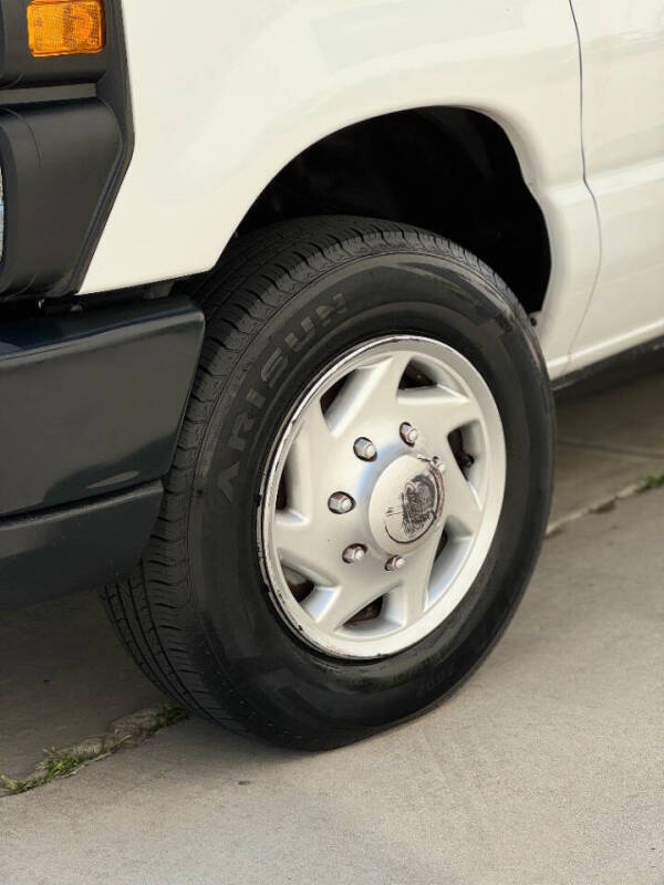 2011 Ford E-Series E-150