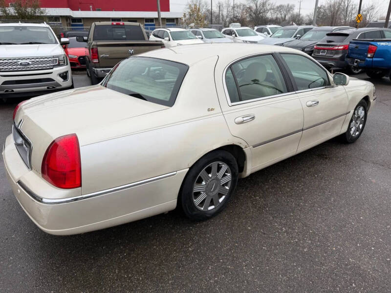 2003 Lincoln Town Car Cartier