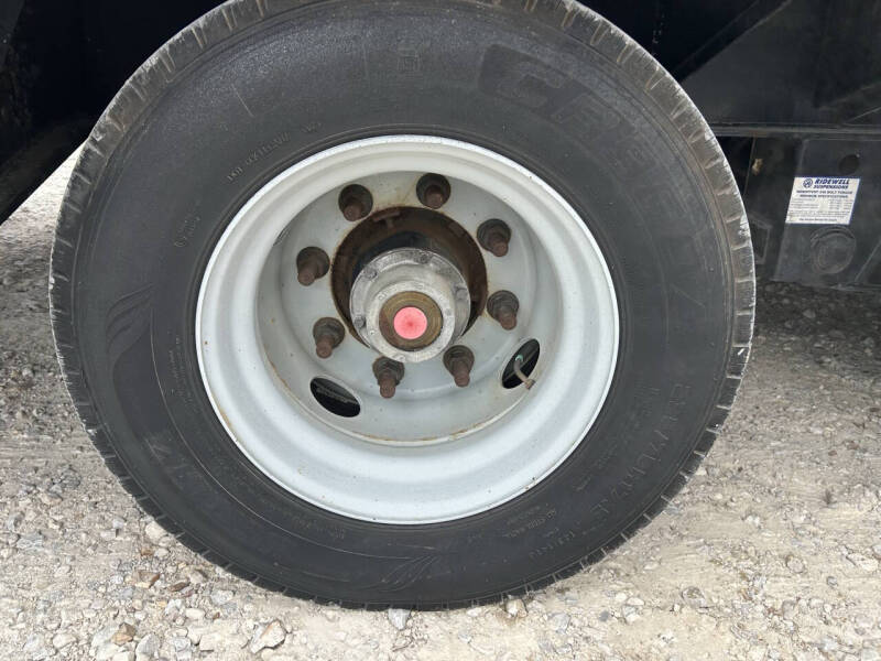 2022 Towmaster 48' Hydraulic Dove Semi