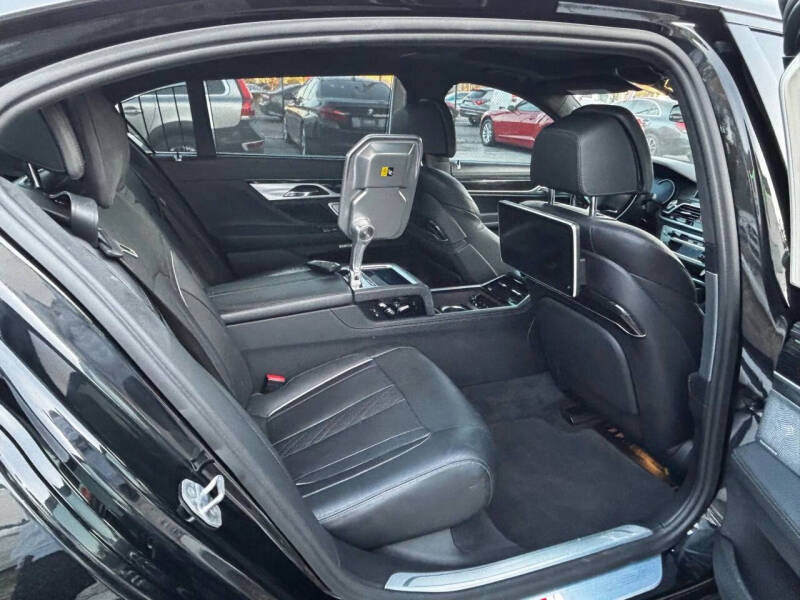 2017 BMW 7 Series 750i