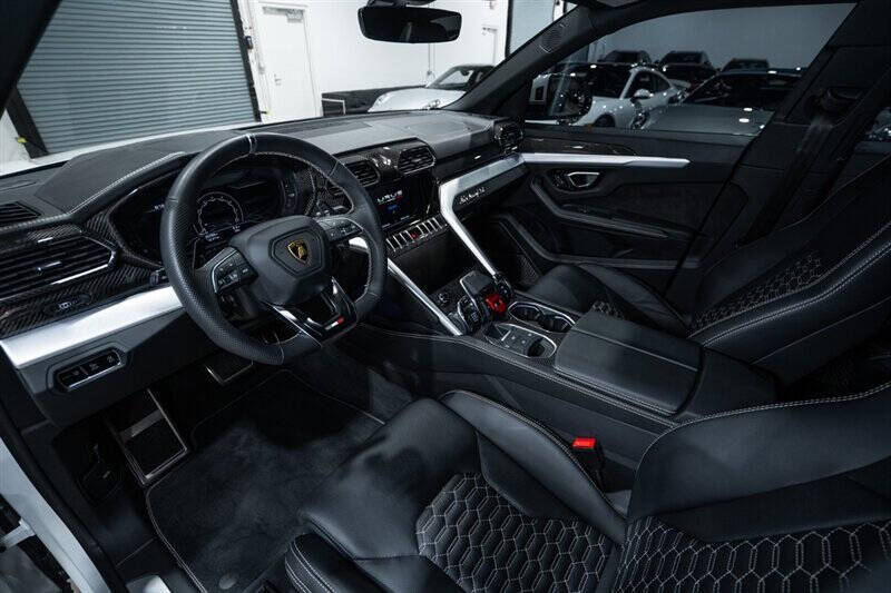 2022 Lamborghini Urus