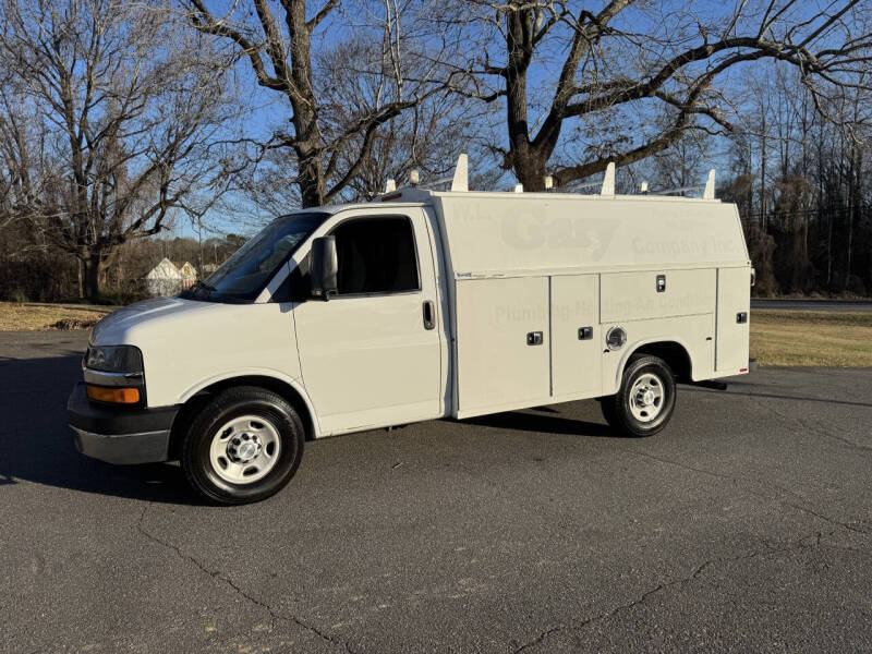 2017 Chevrolet Express Cutaway Base's photo