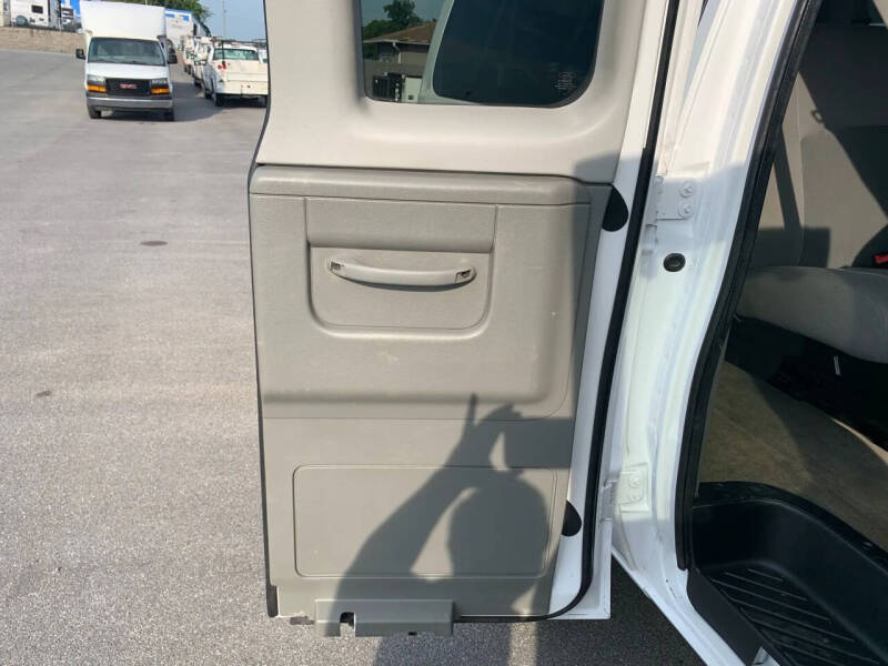 2013 Ford E-Series E-350 SD XLT