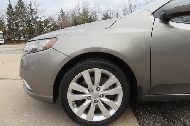 2011 Kia Forte SX photo 29