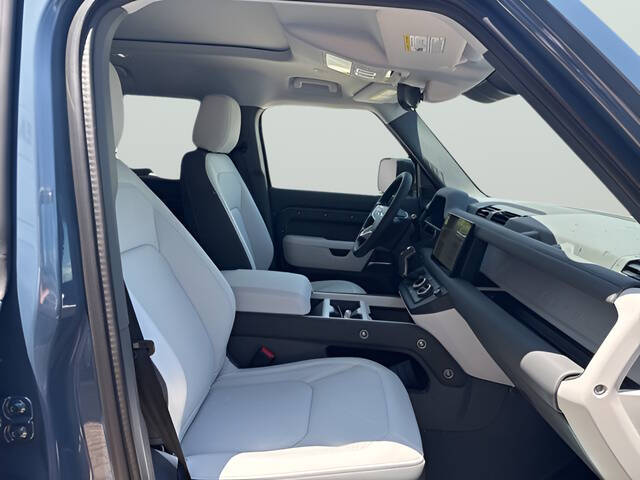 2025 Land Rover Defender 110 P300 S