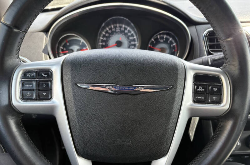 2012 Chrysler 200 Limited