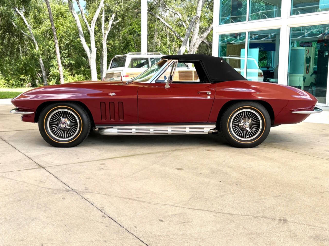 1966 Chevrolet Corvette 43