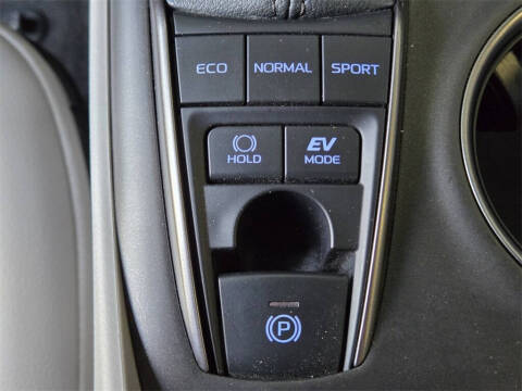 2024 Toyota Camry Hybrid SE