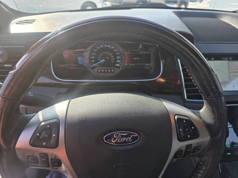 2017 Ford Taurus Limited