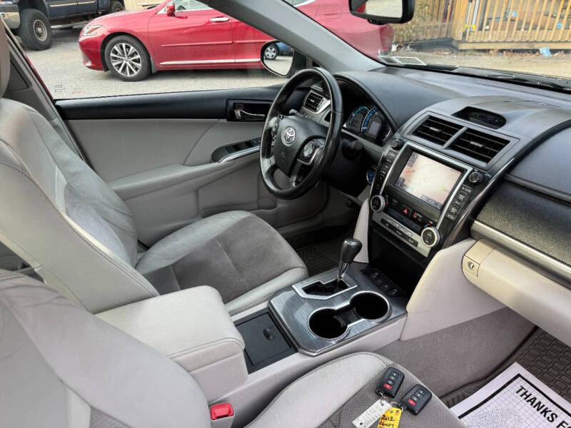 2012 Toyota Camry Hybrid XLE