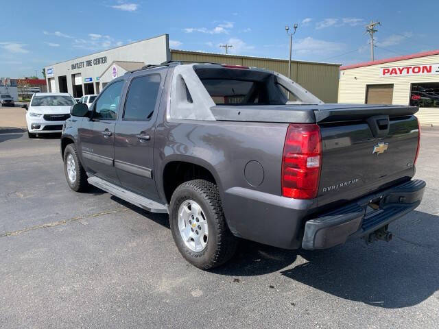 2011 Chevrolet Avalanche LS