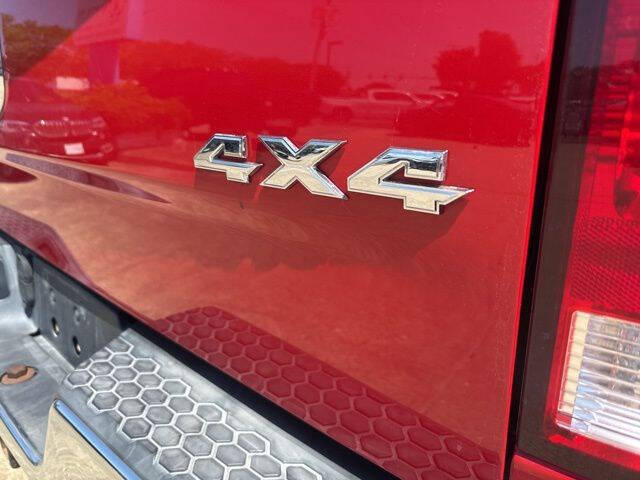 2016 RAM 1500 SLT