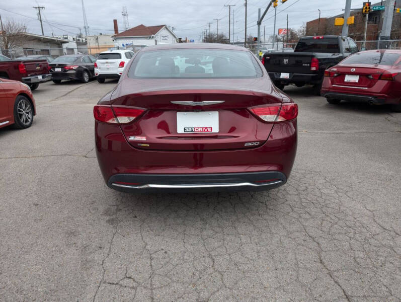 2016 Chrysler 200 Limited