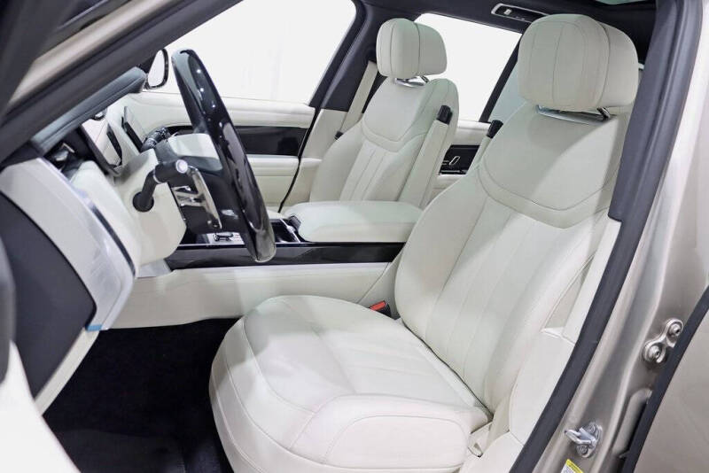 2025 Land Rover Range Rover P530 SE