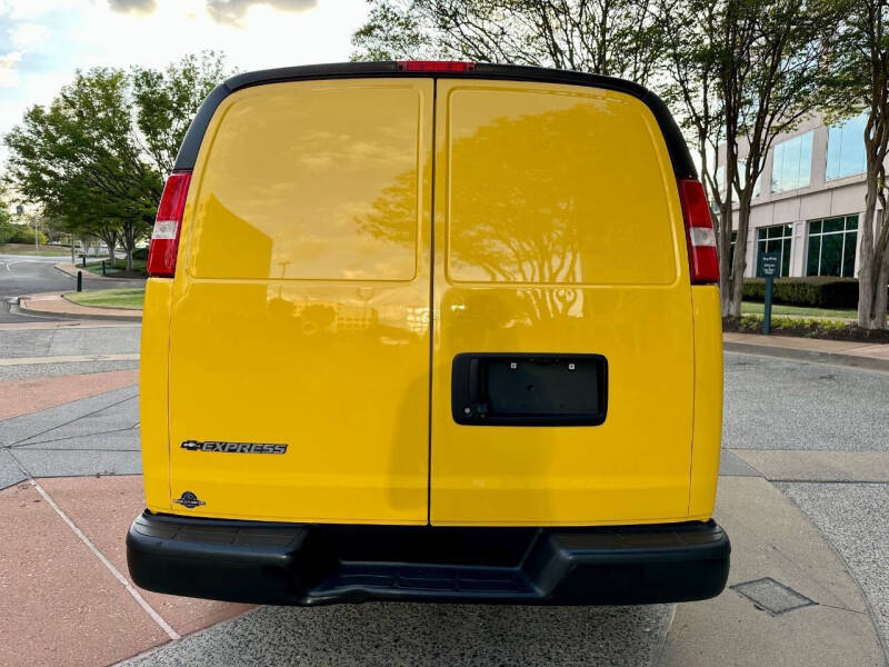 2022 Chevrolet Express 2500
