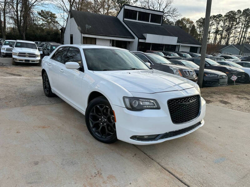 2019 Chrysler 300 S photo 2