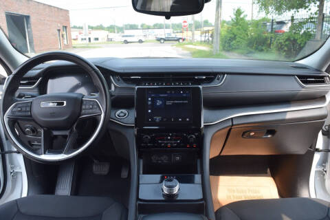 2023 Jeep Grand Cherokee L Laredo