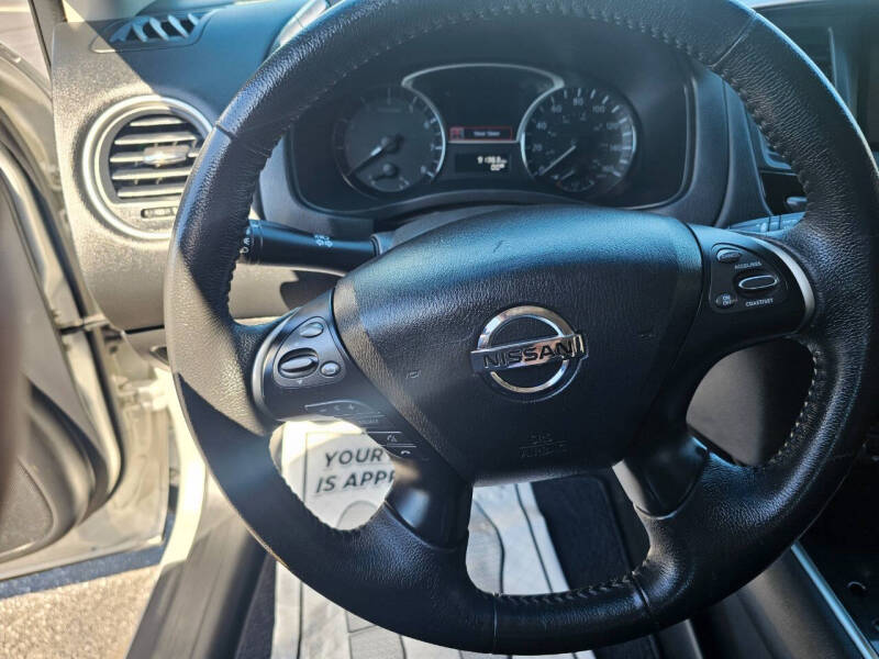 2014 Nissan Pathfinder SV