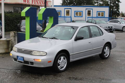 1996 Nissan Altima for sale at BAYSIDE AUTO SALES in Everett WA