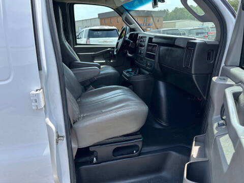 2022 Chevrolet Express 2500