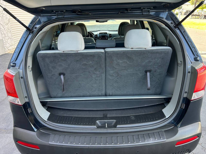 2012 Kia Sorento LX - Photo 19