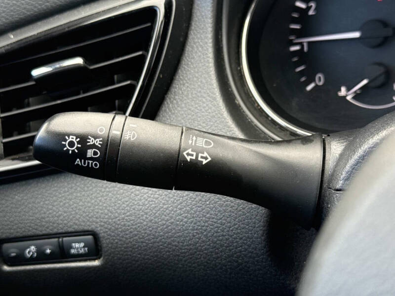 2022 Nissan Rogue Sport SV