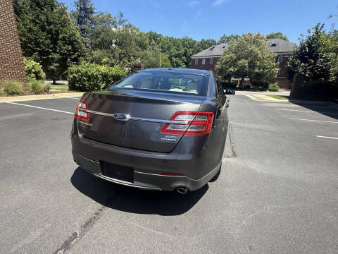 2015 Ford Taurus SEL