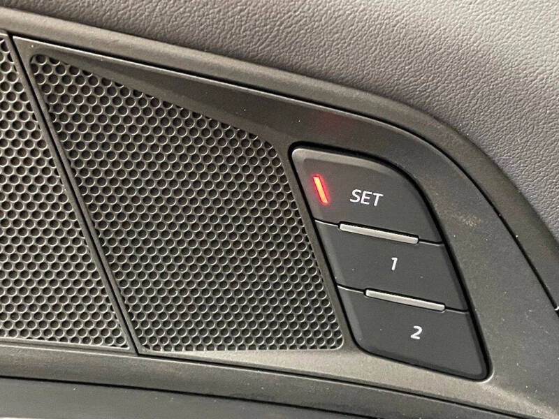 2024 Audi e-tron GT quattro Premium Plus