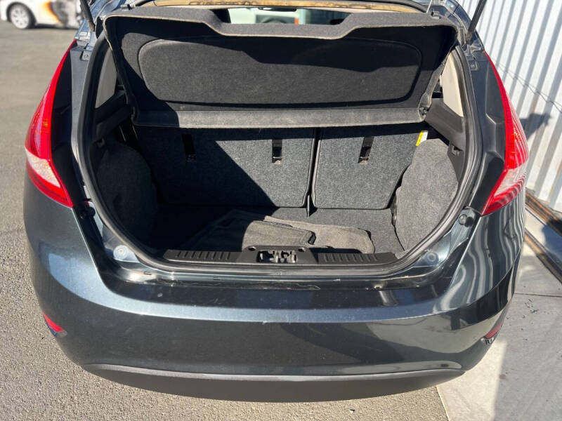 2011 Ford Fiesta SES