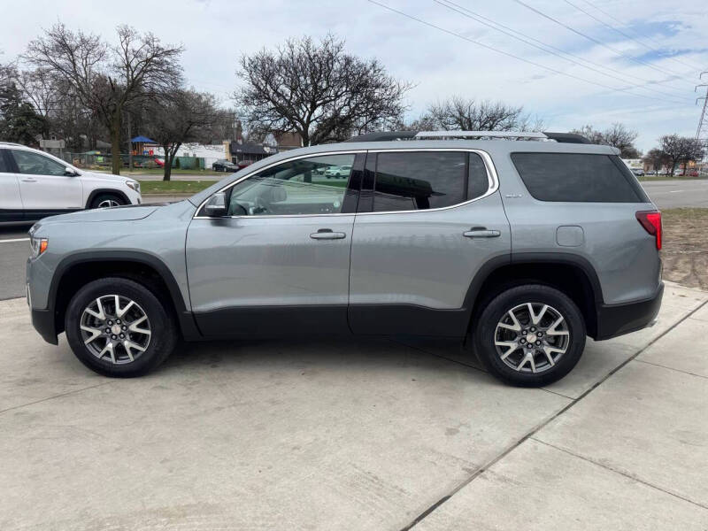 2023 GMC Acadia SLT