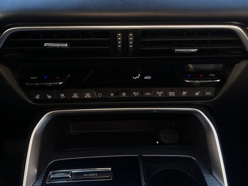 2025 Mazda CX-70 Plug-in Hybrid Premium Plus