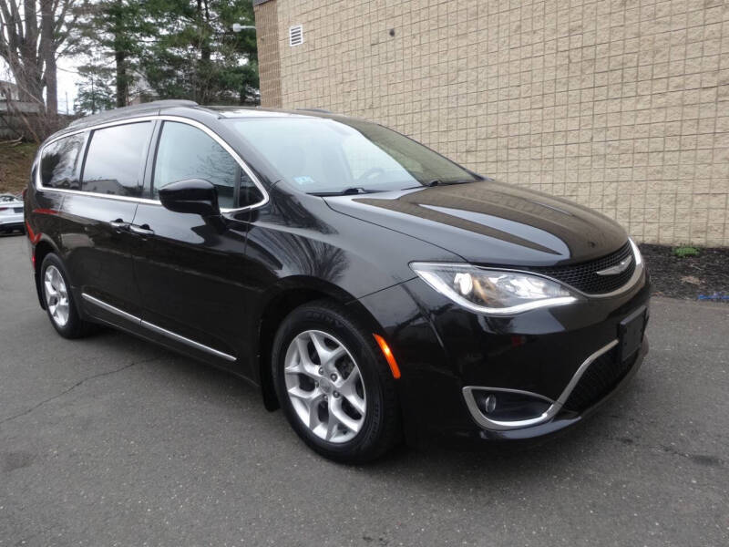 2017 Chrysler Pacifica Touring-L