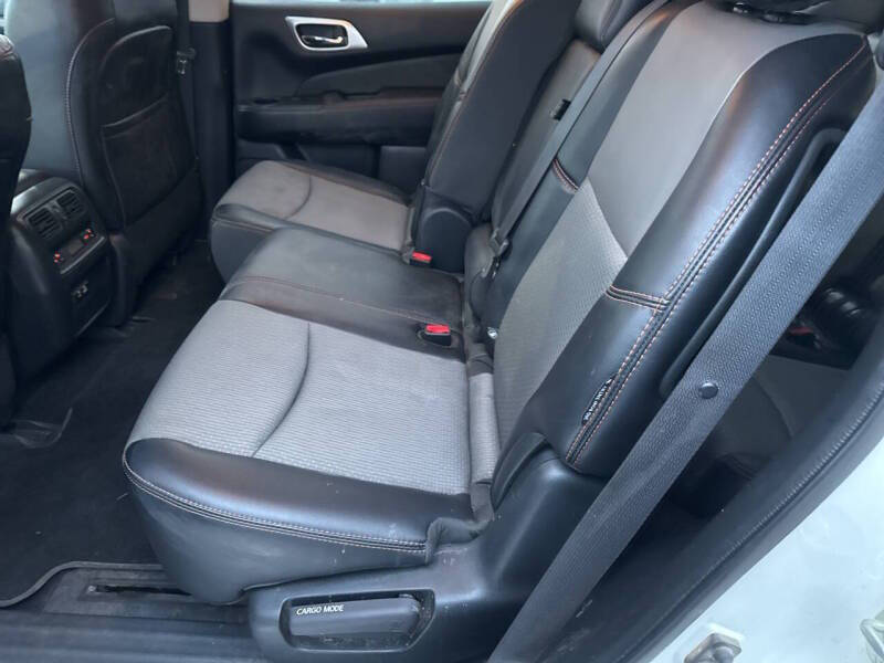 2020 Nissan Pathfinder SV