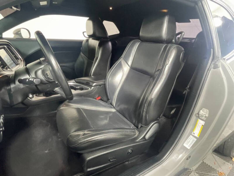 2017 Dodge Challenger SXT