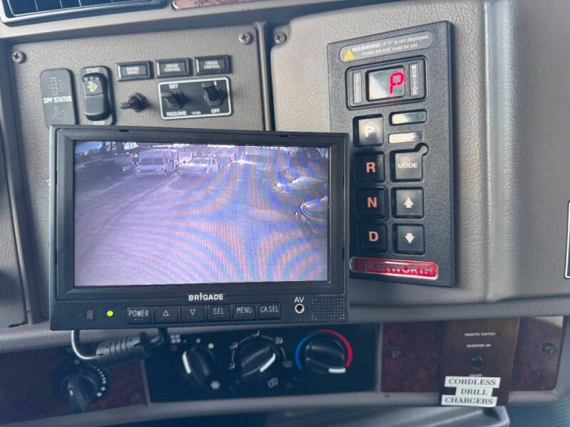 2008 Kenworth T300