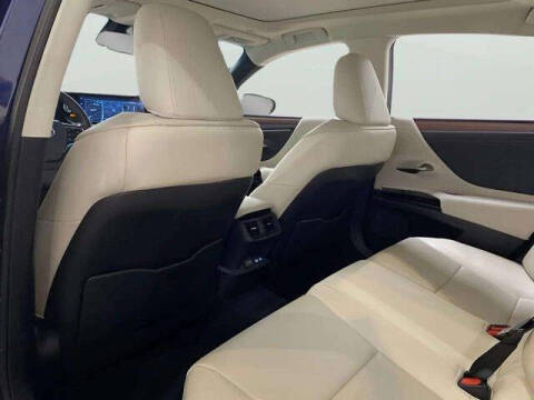 2025 Lexus ES 350